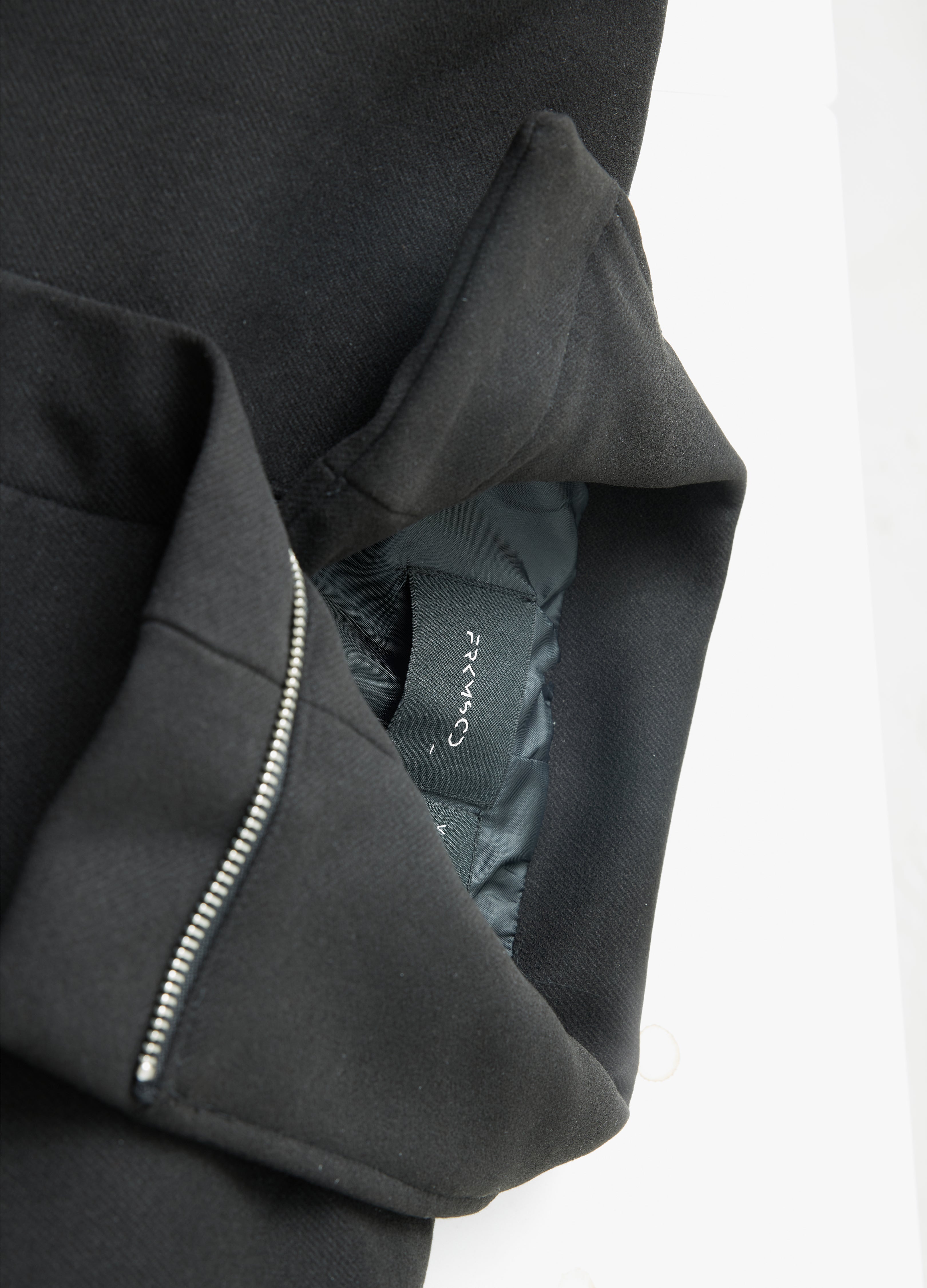 25FW SHARP SHOULDER WOOL COAT