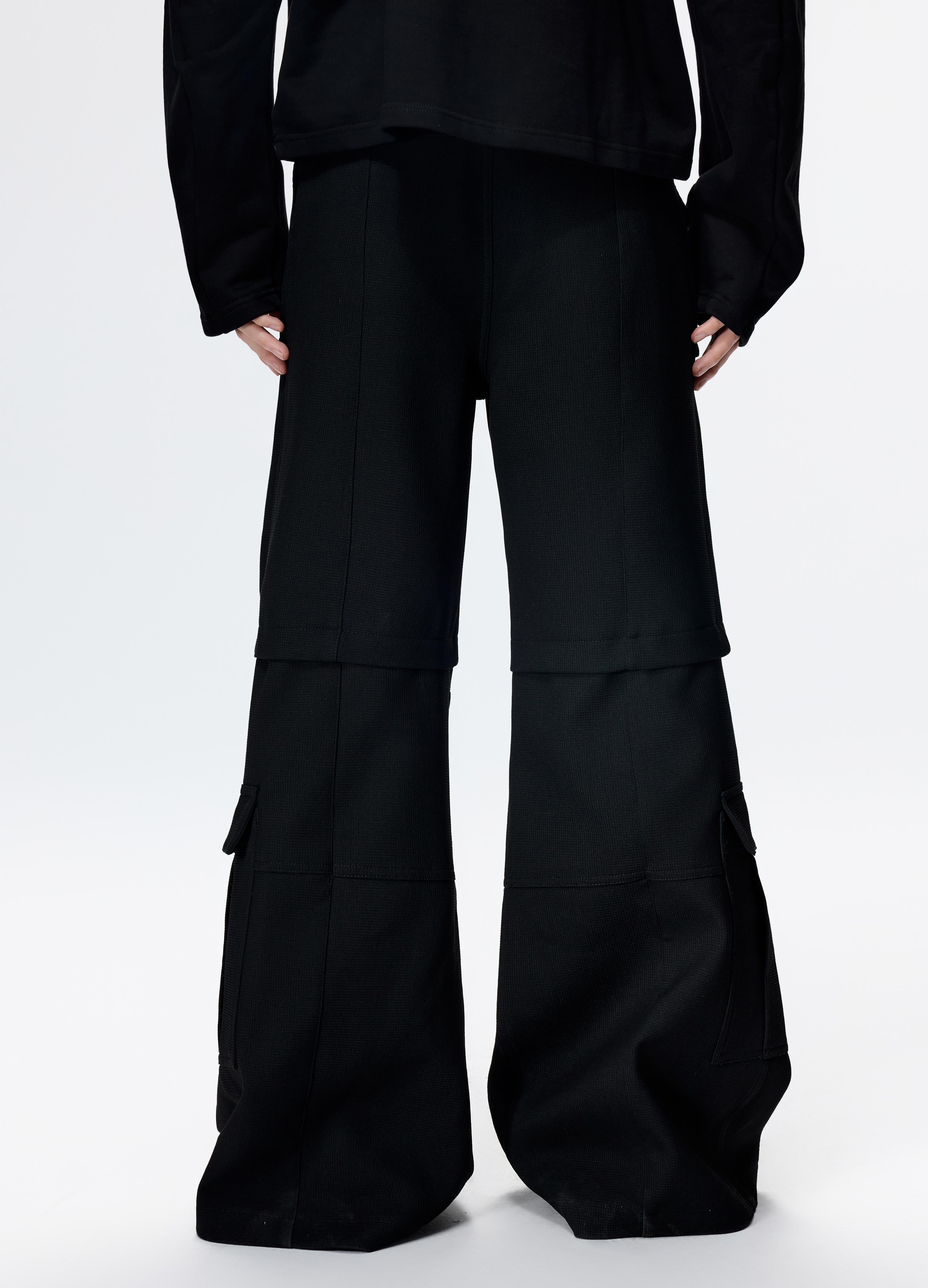 25FW TEXTURED WIDE CARGO PANTS