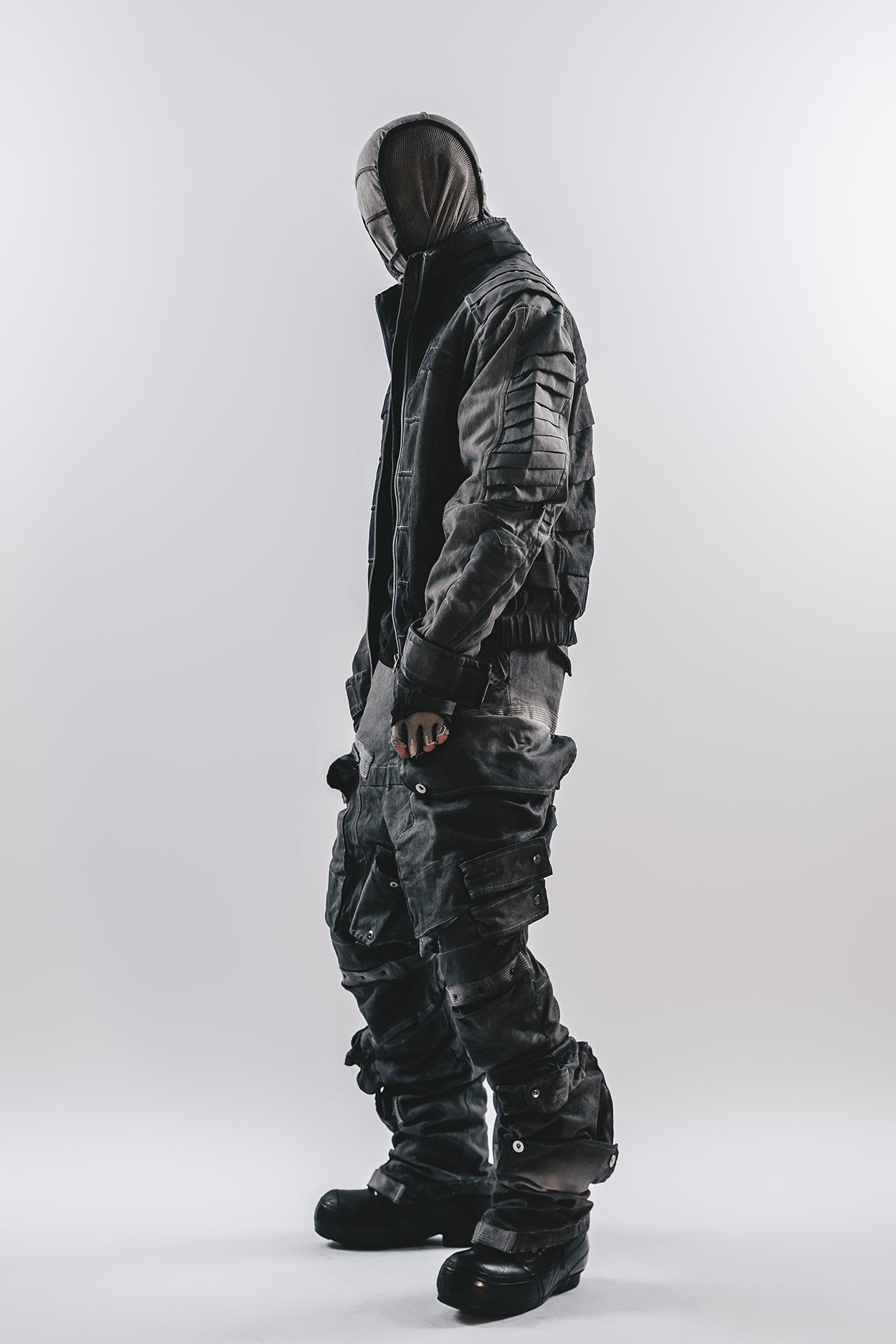 DRKLEI STUDDED ARC CARGO PANTS