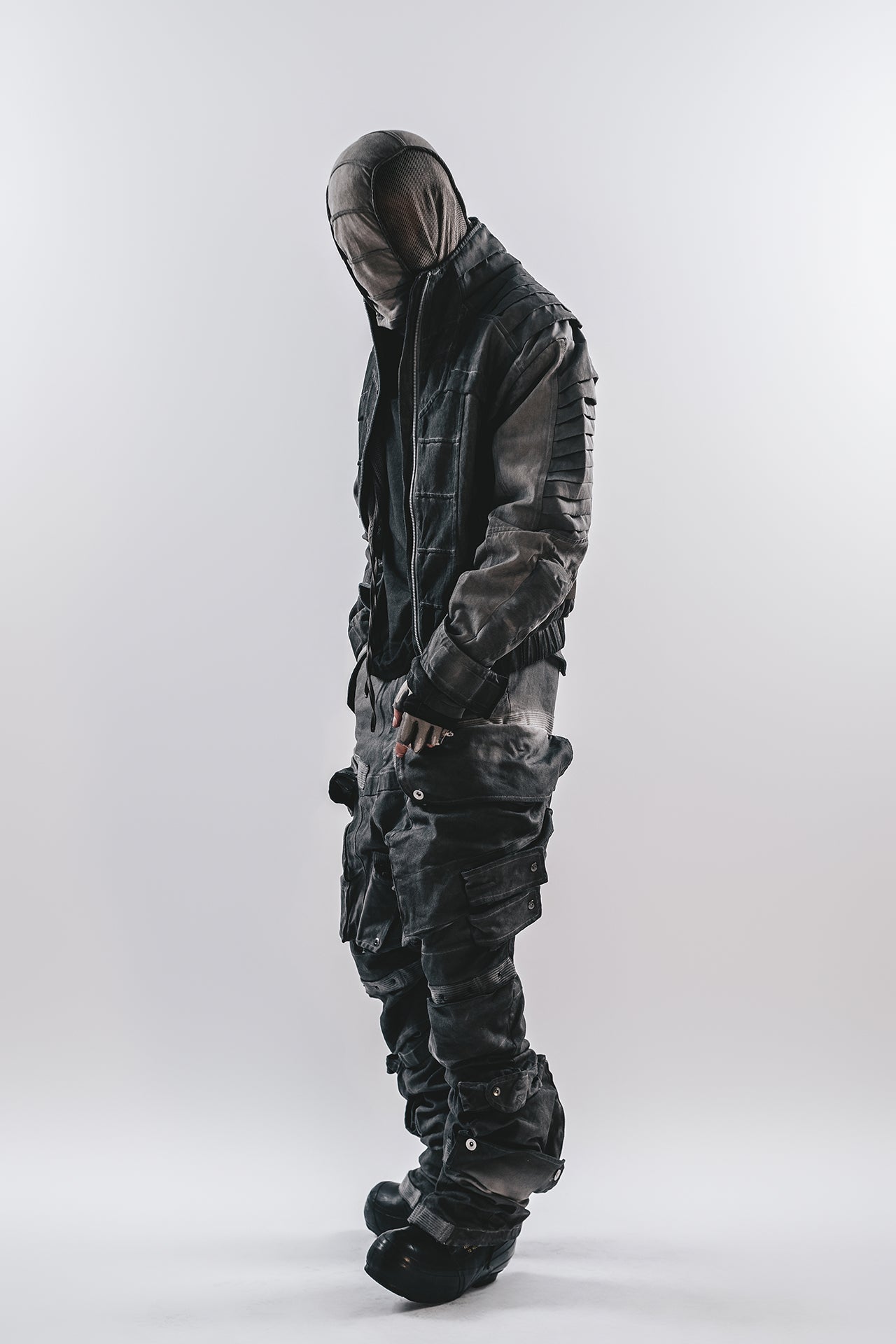 DRKLEI STUDDED ARC CARGO PANTS